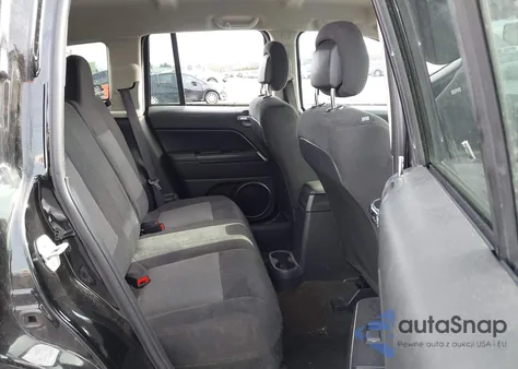 2017 Jeep Compass Sport Fwd z USA, uszkodzony, nr VIN 1C4NJCBA0HD124154